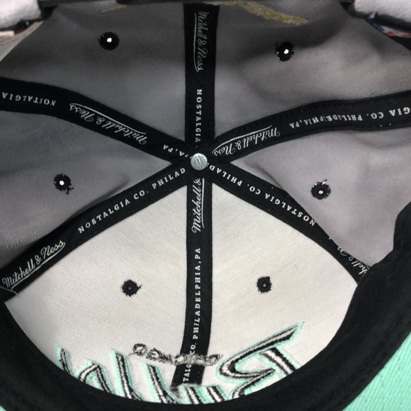 Chicago Bulls Mitchell & Ness Grey,black & green trimSnapback Adjustable hat/cap - Picture 8 of 10